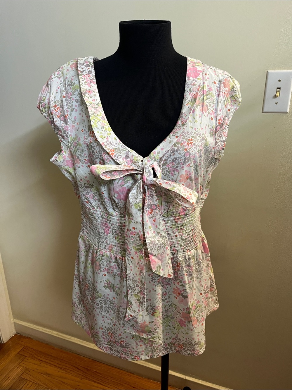 Women’s Floral Tie-Front Blouse - Pink & White